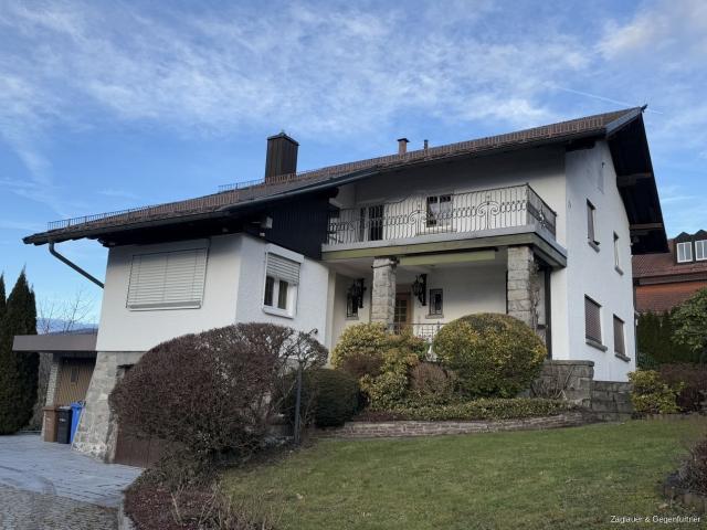 Lage Lage Lage Schmuckes Einfamilienhaus in Bestlage in Deggendorf mit Fernblick