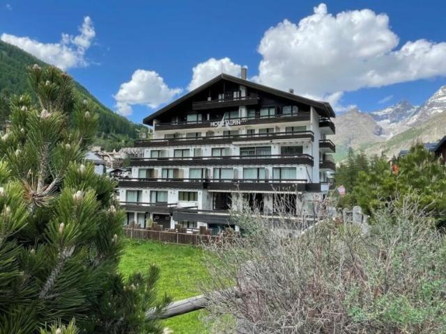 Lage Lage Lage! Sehr geräumige 3.5 Zimmerwohnung beim Alpin Express. Reserviert