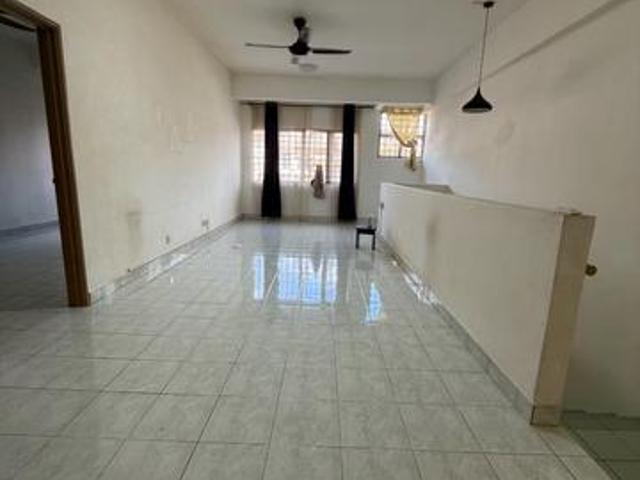 Lagenda Mas Townhouse cheras Batu 9 Below Market
