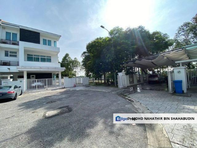 Lagenda Waterfront Homes