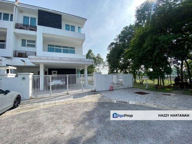 Lagenda Waterfront Homes