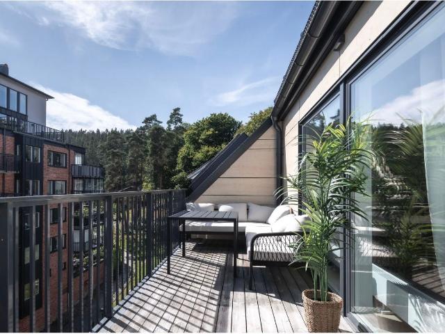 Lägenhet uthyres i Regementet 69 m² 13 000 kr