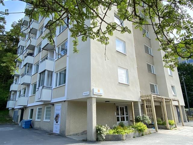 Lägenhet med altan/terrass, Tumba, Stockholm