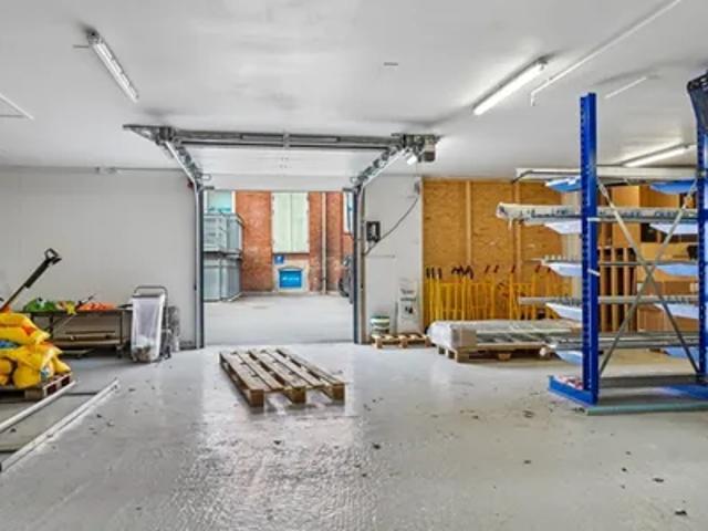 LAGER TÆT PÅ CITY KØBENHAVN S