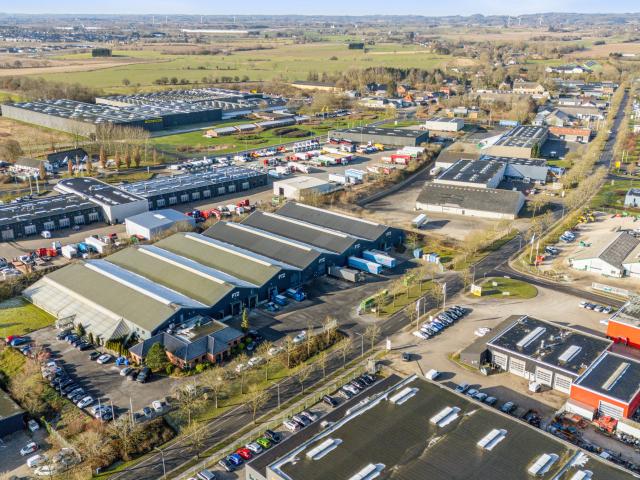 Lagerhal på 1 100 m² til leje i Odense