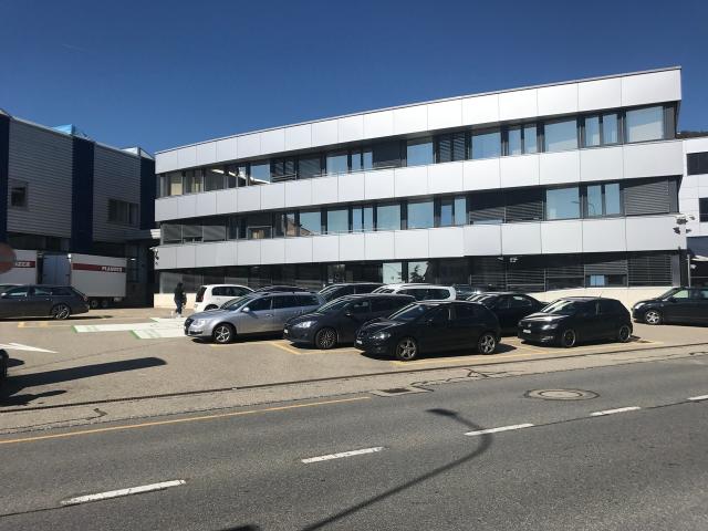 Lagerraum 128 m2 – ideal für Nutzfahrzeuge/LKWs
