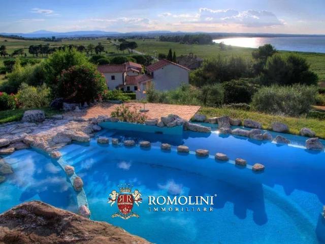 Lago Trasimeno: Resort Con Piscina In Vendita 3051m² Panicale