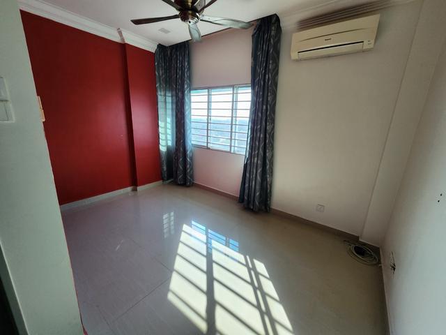 Lagoon Suites Condominium Kota Kemuning For Sale Renovated