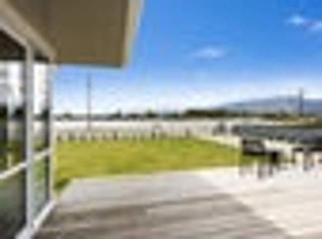 Lagoon Views & Light Filled Living