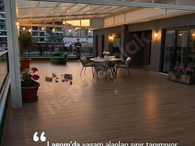LAGOMDA 30M2 KAPATILABİLİR TERASLI 1+1 AVM CEPHELİ YAPILI OFİS