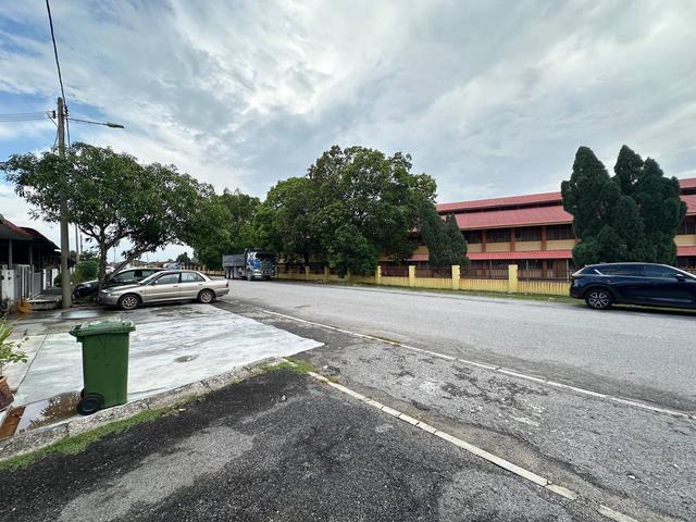 Lahat Double Storey Terrace House For Sales