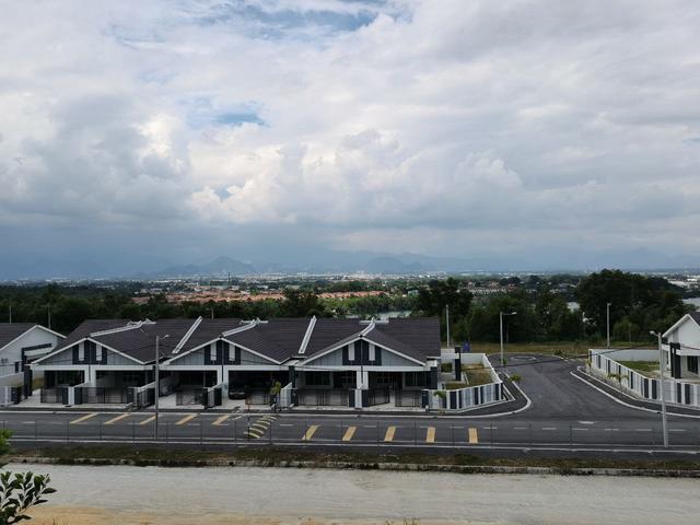 LAHAT IPOH 1 Storey Terrace House 22x80 Facing Field New