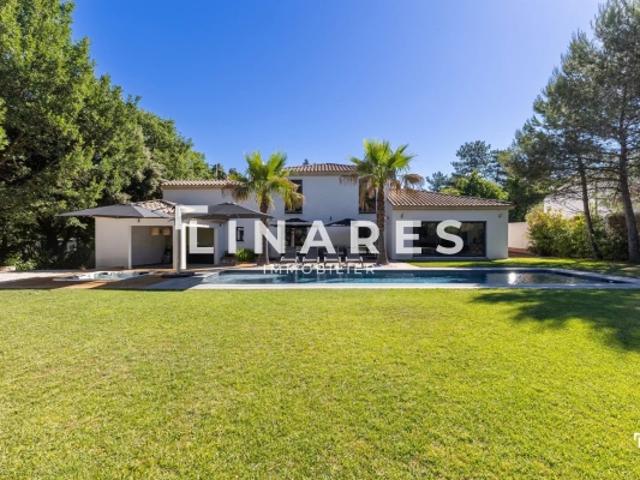 L'AIXCELLENCE Villa T5 de 271m2 Terrain 2500m2 13090 AIX EN PROVENCE