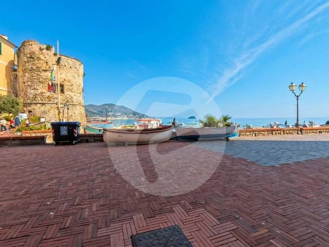 Laigueglia piazza bastione