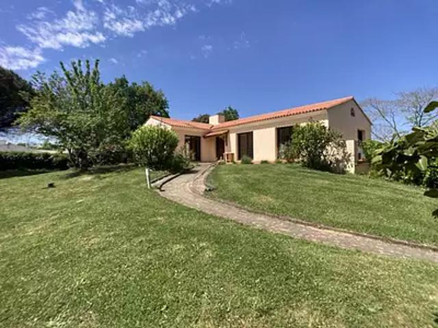 L'Aiguillon sur Vie 85220 Achat / Vente maison 7 pièces t7 jardin terrasse