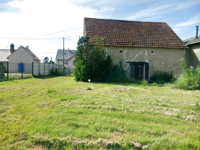 LAILLY EN VAL — GRANGE VIABILISEE TERRAIN 400 m2