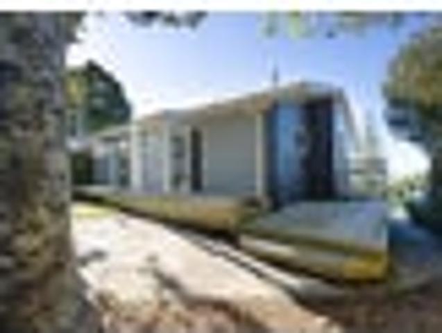 Laingholm, 3 bedrooms, $750 pw
