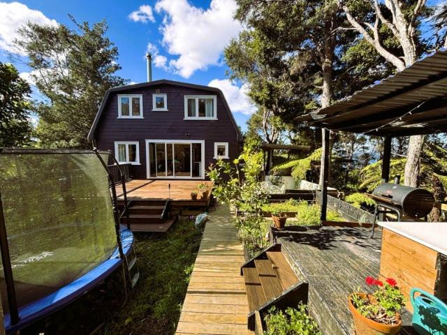 Laingholm, 4 bedrooms