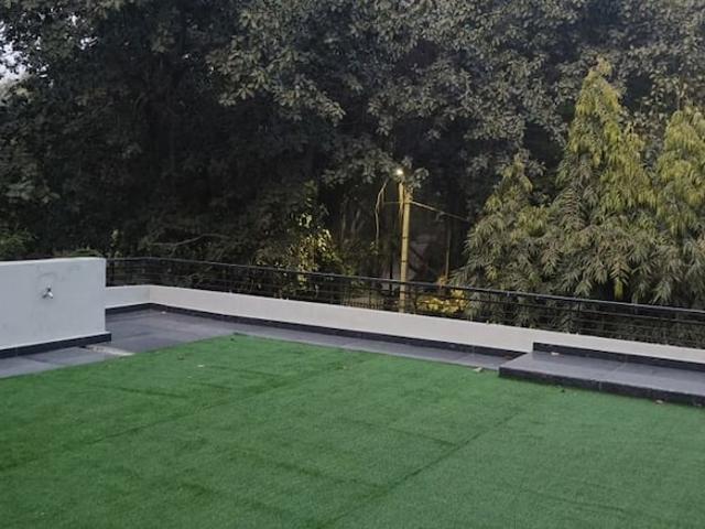 Lajpat Nagar 2 100 Sq. Yd. Plot in Lajpat Nagar ii Delhi Listing ID: #9890