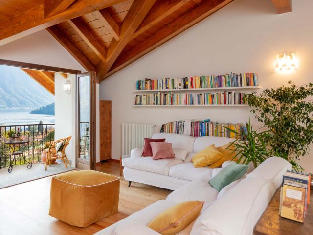 Lake Como, Cosy attic in Tremezzo available in November January