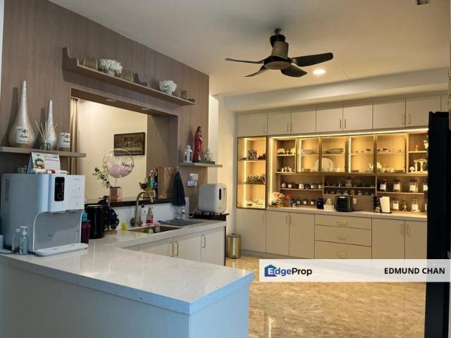 Lake Edge Puchong, 2 sty Semi D house, Partly furnish