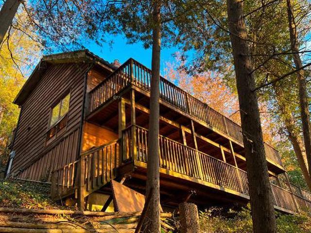 Lake Front 3 Storey Viceroy on Lake Huron Port Albert
