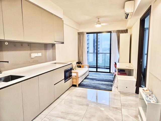 LAKE GRANDE Condominium For Sale, $978,888, 1 Bed 1 Bath 474 sqft $2,065.00 psf