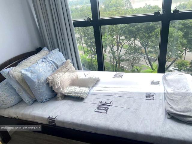 Lake Grande D22, Condominium