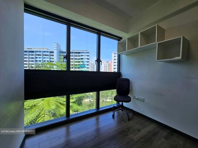 Lake Grande D22, Condominium