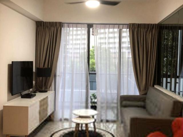Lake Grande D22, Condominium