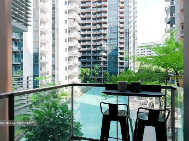 Lake Grande D22, Condominium