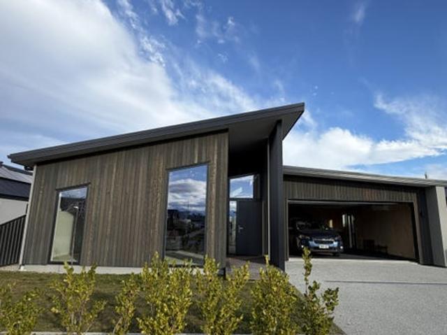 lake hawea, 3 bedrooms
