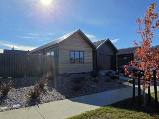 lake hawea, 3 bedrooms