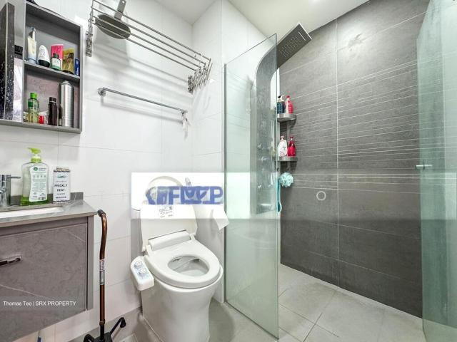 Lake Life D22, Condominium