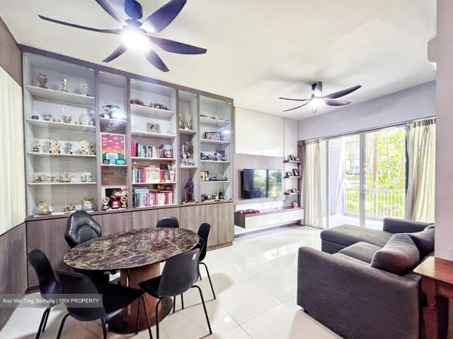 Lake Life D22, Condominium