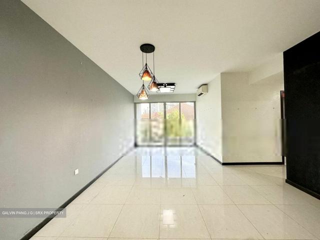 Lake Life D22, Condominium