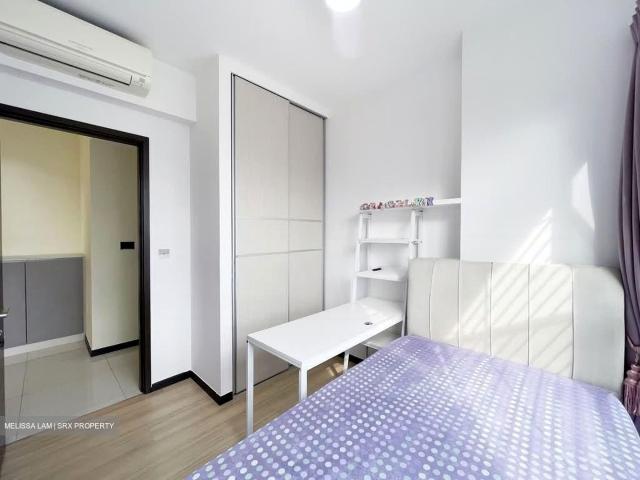 Lake Life D22, Condominium