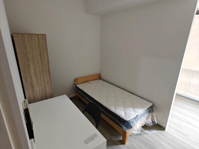 Lake Life Executive Condominium For Rent, $1,200, 1 Bed 1 Bath 110 sqft $10.91 psf