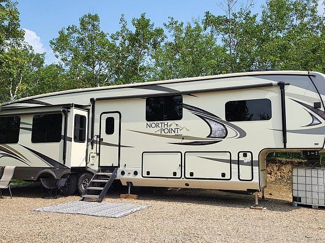 Lake Lot + 2018 Jayco North Point 377rlbh