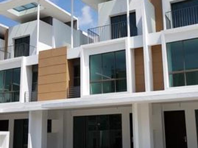 Lake Point Residence Cyberjaya 3storey link house for sale