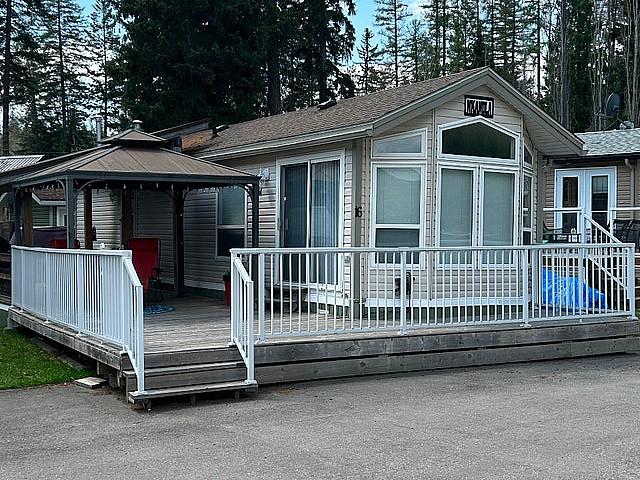 Lake Property At Eagles Nest Resort Near Moyie Bc