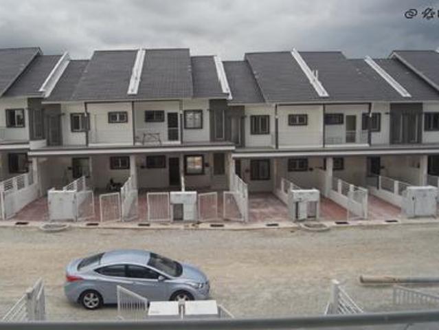 Lake Residence Puchong Townhouse 4rooms