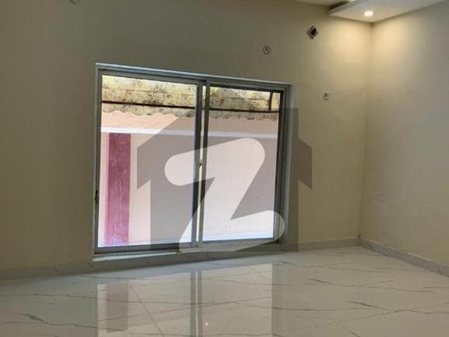 Lake View Block 10 Marla Full House Brand New Condition Proper 5 Bedroom Attach Washroom Bahria Town Phase 8