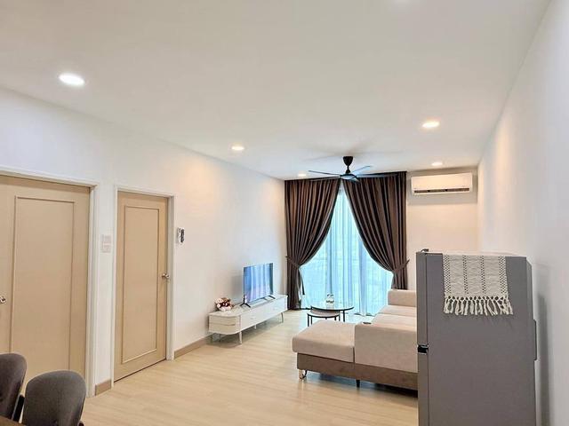 Lake View Suites Mount Austin apartment for rent