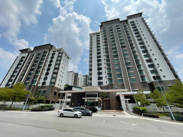 LAKE VISTA BANDAR TUN HUSSEIn ONN BLOCK A