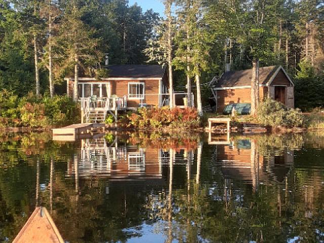 Lakefront Cabin Fountain Lake, Cumberland County, Ns