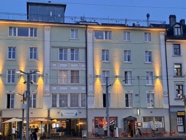 Lakefront Investment! MFH mit 12 Einheiten erstklassiger Lage!