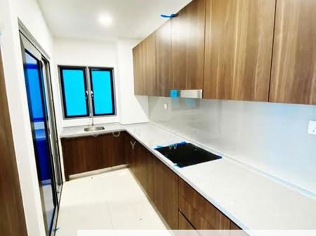 Lakefront Residence