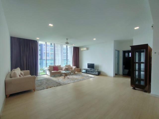 Lakefront residences Cyberjaya Fully Furnished 2 Car park murah