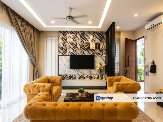 Lakefront Villa